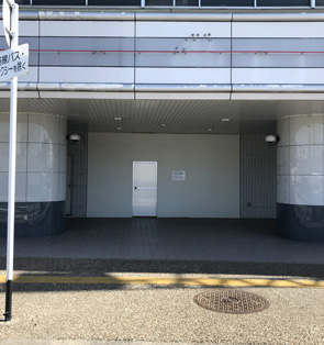 大久保高架下貸建物:外観01