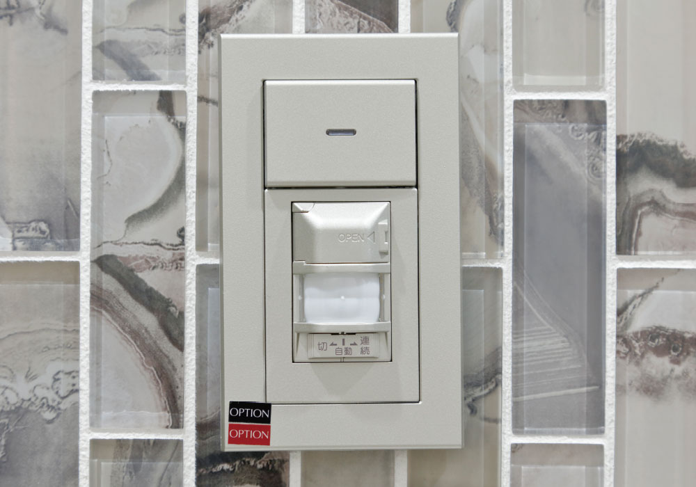 人感センサー付照明（玄関）