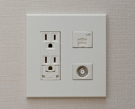 マルチメディアコンセント