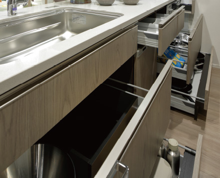 ブルモーション付きオールスライド収納