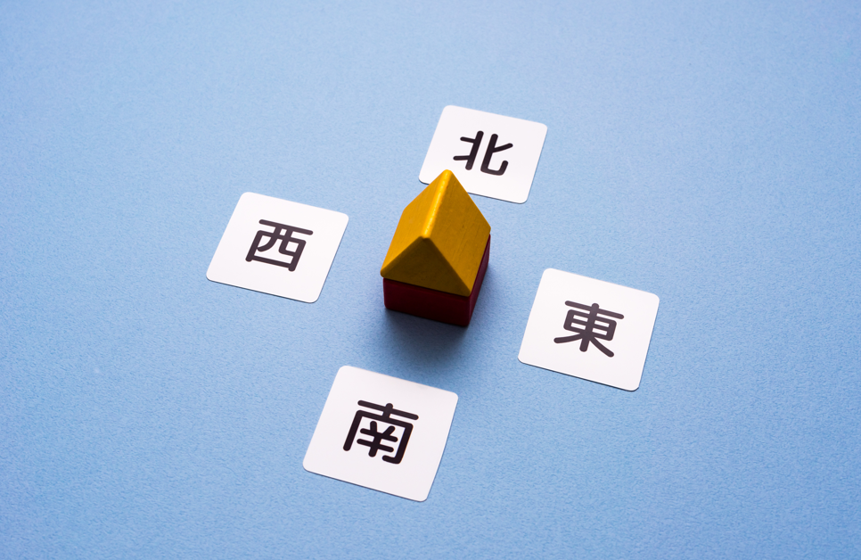 屋根の形状や方角が適しているか確認する